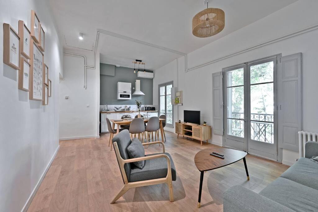 Au Coeur Des Platanes - Parking Gratuit Sous-Terrain - Clim - Balcon Apartment Avignon Luaran gambar