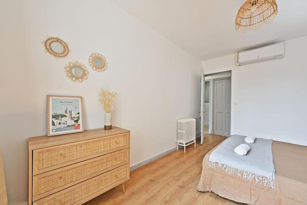 Au Coeur Des Platanes - Parking Gratuit Sous-Terrain - Clim - Balcon Apartment Avignon Luaran gambar